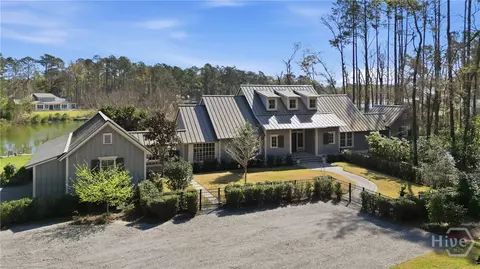 165 Belted Kingfisher Ln, Richmond Hill, GA 31324