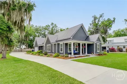 309 Goodman Dr, Midway, GA 31320