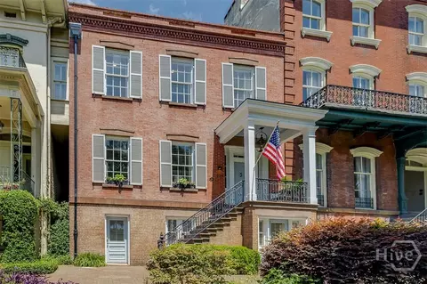 220 E Oglethorpe Ave, Savannah, GA 31401