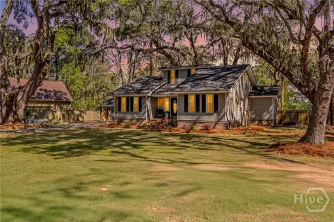 66 Harvey Dr, Richmond Hill, GA 31324