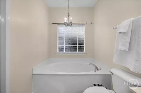 Bath - 122 Willow Point Cir, Savannah, GA 31407 photo 3 of 4
