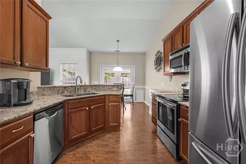 Kitchen - 122 Willow Point Cir, Savannah, GA 31407 photo 2 of 5