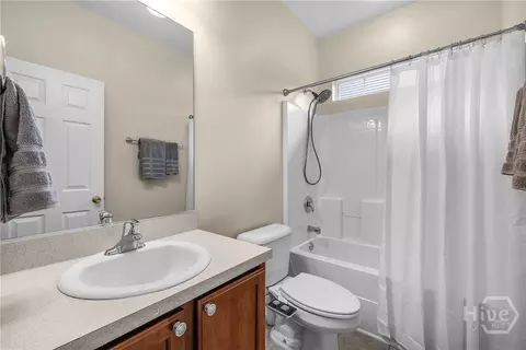 Bath - 122 Willow Point Cir, Savannah, GA 31407 photo 1 of 4