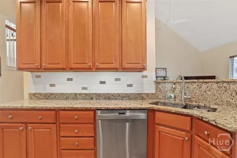 Kitchen - 165 Regency Cir, Pooler, GA 31322 photo 6 of 7