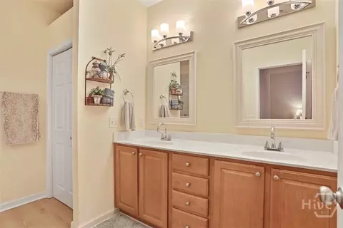 Bath - 165 Regency Cir, Pooler, GA 31322 photo 2 of 5