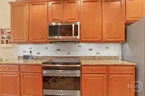 Kitchen - 165 Regency Cir, Pooler, GA 31322 photo 5 of 7