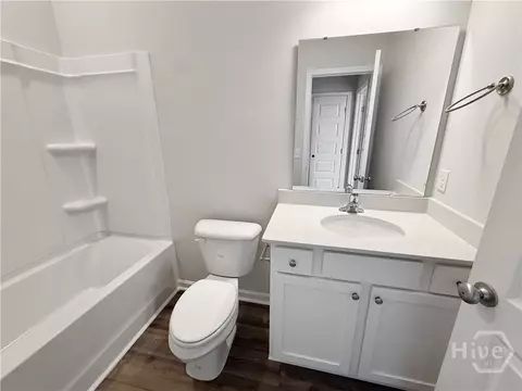 Bath - 493 Buckhead Loop SE, Allenhurst, GA 31301 photo 3 of 3