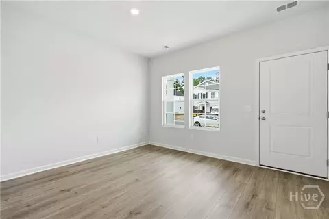 Living - 112 Daylily Dr, Springfield, GA 31329 photo 4 of 4
