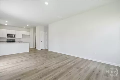 Living - 112 Daylily Dr, Springfield, GA 31329 photo 1 of 4