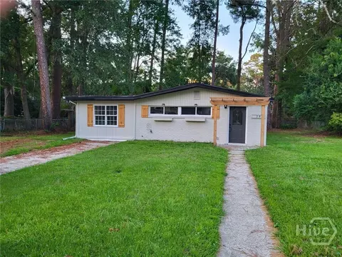 28 Gerald Dr, Savannah, GA 31406
