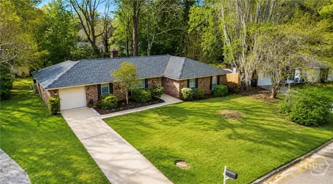 8 Chowning Dr, Savannah, GA 31419