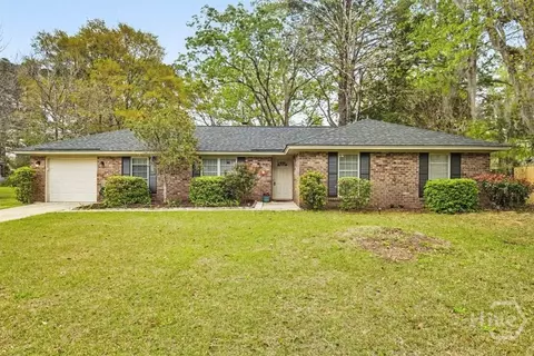 8 Chowning Dr, Savannah, GA 31419