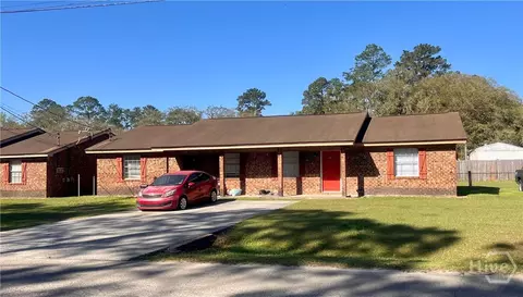 951-973 Live Oak Dr, Hinesville, GA 31313