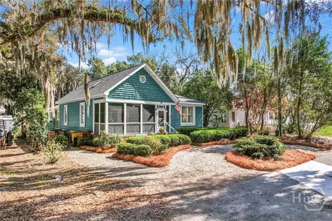 508 Second St, Darien, GA 31305