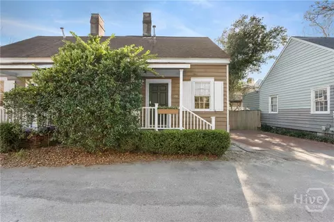 108 W Duffy Ln, Savannah, GA 31401