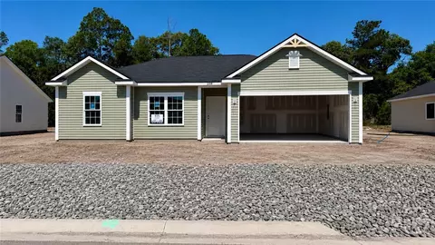 258 Juniper Dr, Hinesville, GA 31313