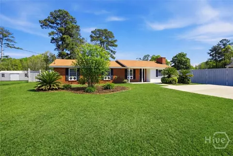 12 Walnut St, Bloomingdale, GA 31302