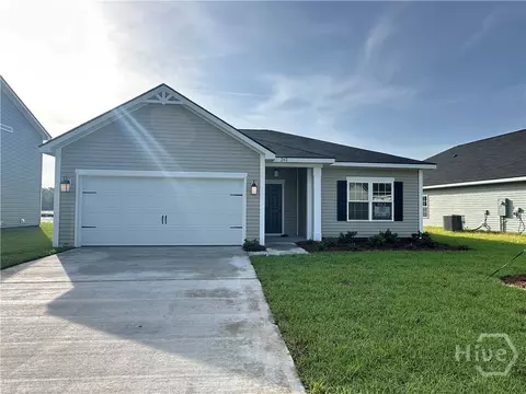 261 Juniper Dr, Hinesville, GA 31313