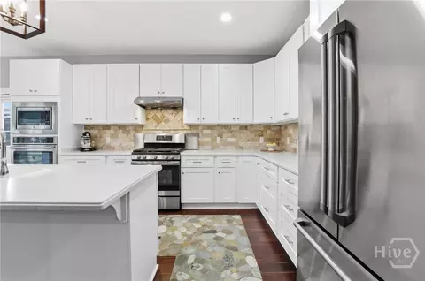 Kitchen - 122 Mallory Pl, Pooler, GA 31322 photo 3 of 4