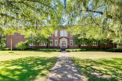 1835 Skidaway Rd #204, Savannah, GA 31404