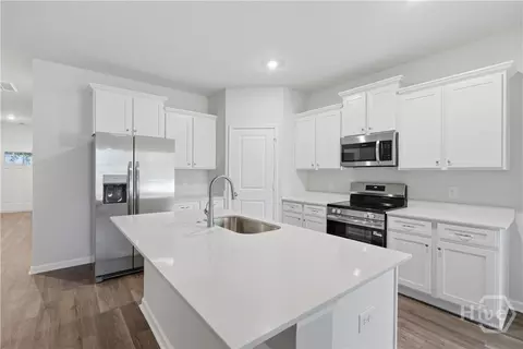 Kitchen - 103 Warren St, Rincon, GA 31326 photo 1 of 2