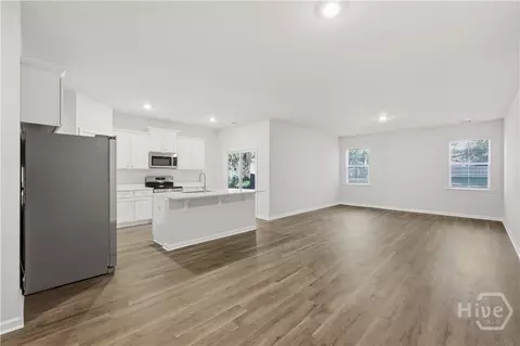 Living - 103 Warren St, Rincon, GA 31326 photo 1 of 3