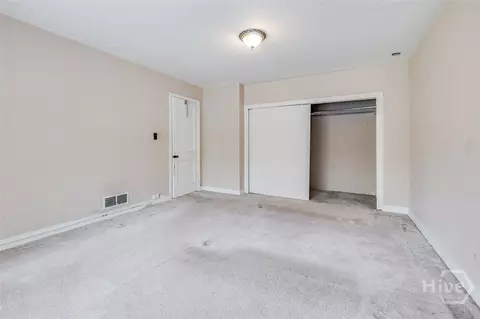 Bedroom - 48 E 61st St, Savannah, GA 31405 photo 5 of 5