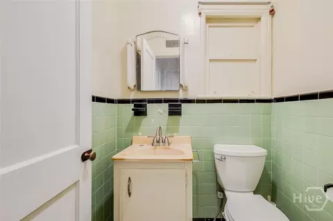 Bath - 48 E 61st St, Savannah, GA 31405 photo 3 of 3