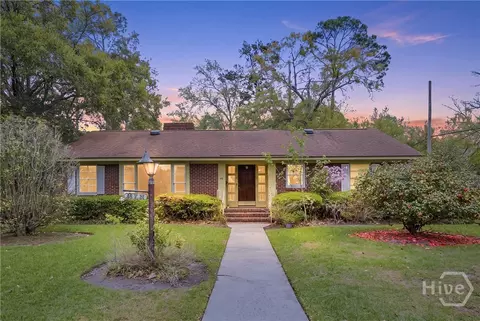 48 E 61st St, Savannah, GA 31405