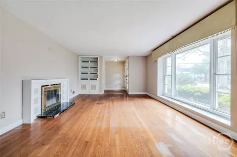 Living - 48 E 61st St, Savannah, GA 31405 photo 1 of 4
