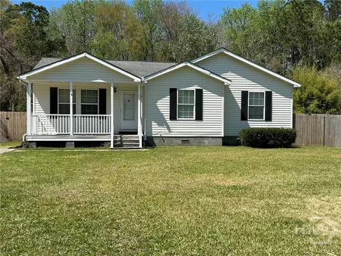 121 Calico Ct, Midway, GA 31320