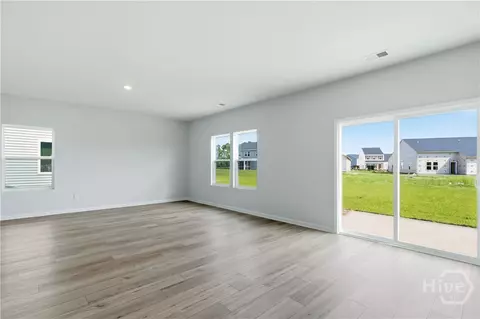 Living - 108 Daylily Dr, Springfield, GA 31329 photo 5 of 6