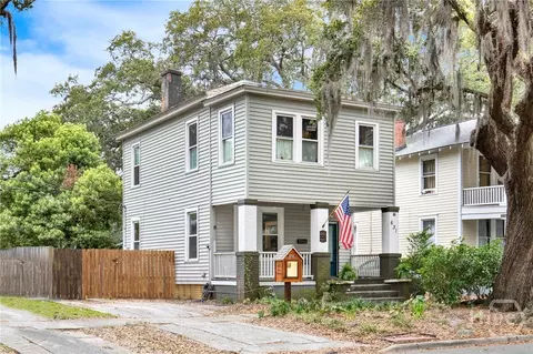 631 E 37th St, Savannah, GA 31401