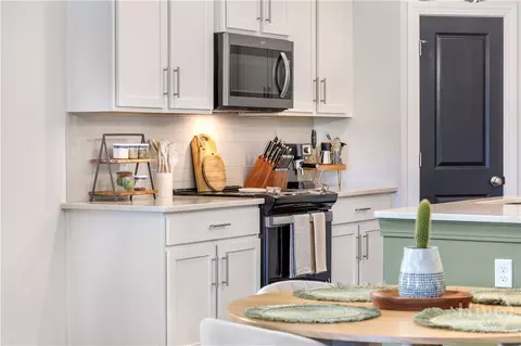 Kitchen - 119 Waterside Ln, Pooler, GA 31322 photo 5 of 6