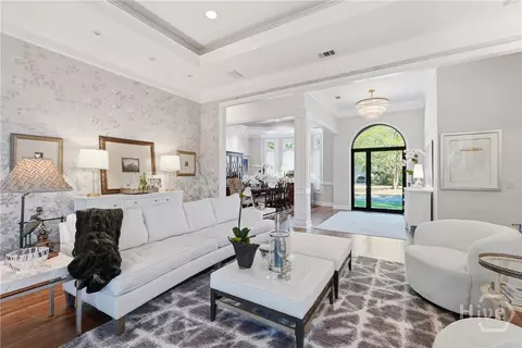 Living - 5 Springpine Ln, Savannah, GA 31411 photo 5 of 7