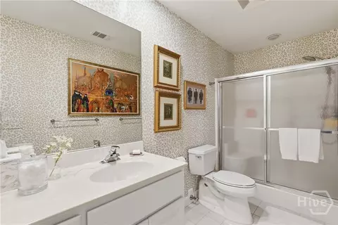 Bath - 5 Springpine Ln, Savannah, GA 31411 photo 5 of 6