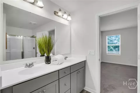 Bath - 160 Benelli Dr, Pooler, GA 31322 photo 2 of 3