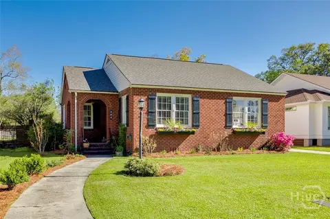 304 E 57th St, Savannah, GA 31405