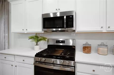 Kitchen - 153 Weyview Gdns, Pooler, GA 31322 photo 2 of 3