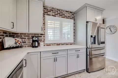 Kitchen - 17 Ramsgate Rd, Savannah, GA 31419 photo 8 of 11