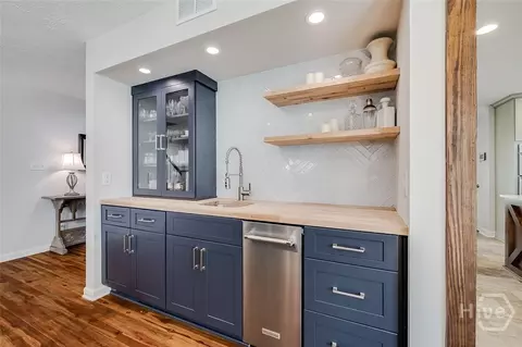 Kitchen - 17 Ramsgate Rd, Savannah, GA 31419 photo 1 of 11