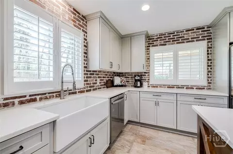 Kitchen - 17 Ramsgate Rd, Savannah, GA 31419 photo 7 of 11