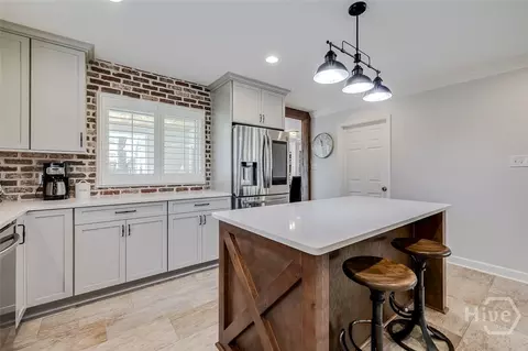 Kitchen - 17 Ramsgate Rd, Savannah, GA 31419 photo 11 of 11