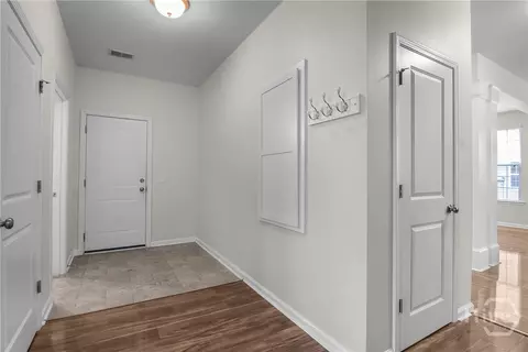 Entry Way - 376 Casey Dr, Pooler, GA 31322 photo 5 of 7