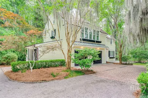 92 Hidden Cove Dr, Richmond Hill, GA 31324