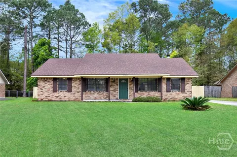 717 Little John Dr, Hinesville, GA 31313