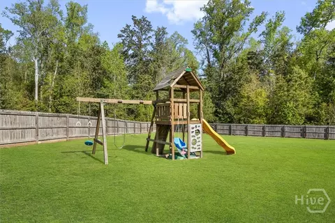 Exterior - 242 Nashview Trl, Allenhurst, GA 31301 photo 9 of 10