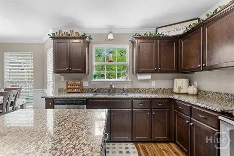 Kitchen - 242 Nashview Trl, Allenhurst, GA 31301 photo 4 of 4