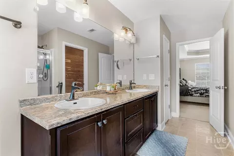 Bath - 242 Nashview Trl, Allenhurst, GA 31301 photo 2 of 5