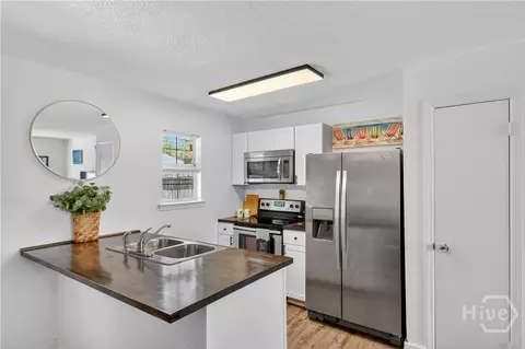 Kitchen - 332 Mapmaker Ln, Savannah, GA 31410 photo 2 of 3